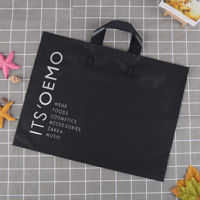 비닐쇼핑백 블랙 100매_럭키데이유통 옷가게 의류매장 기프트백 고급 비닐가방 어린이집 유치원 학교 학원 교회 답례품 선물쇼핑백 병원 회사 단체 상호 인쇄 대량 주문제작, 블랙 비닐쇼핑백 대형 100매_럭키데이유통