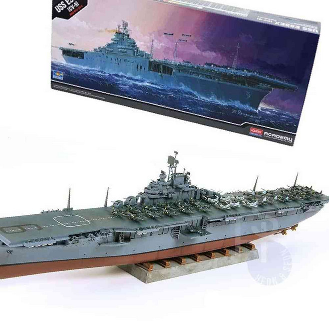 일안 아카데미 1대700 에식스 CV-9 아카데미항공모함