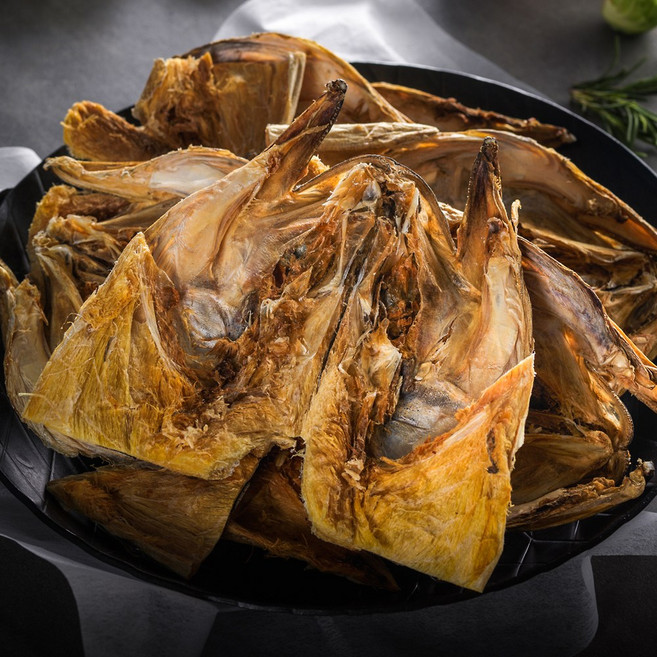 [용대물산황태덕장] 용대리 납작 황태머리 국물내기 육수용 김장육수용, 1개, 500g