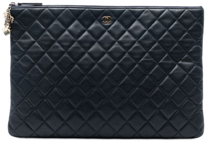 샤넬 중고 2016-2017 라지 퀼팅 램스킨 O 케이스 클러치