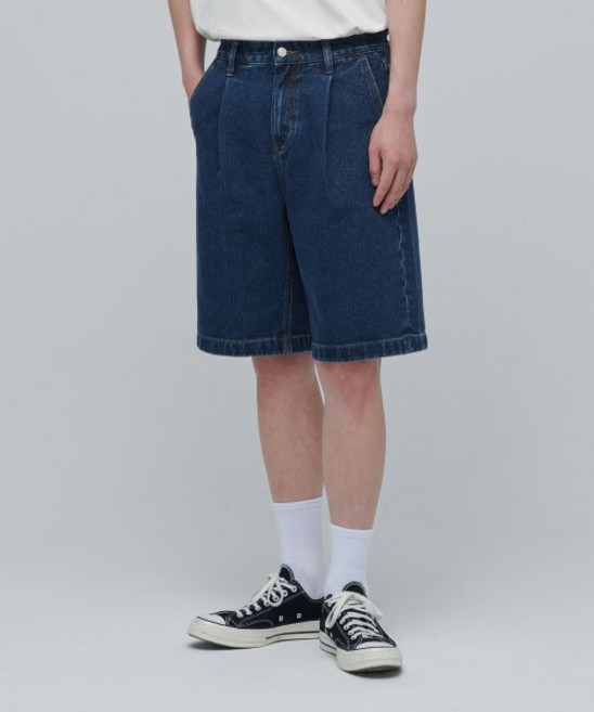 무신사 스탠다드 원 턱 와이드 데님 쇼츠 미디엄 인디고 498979