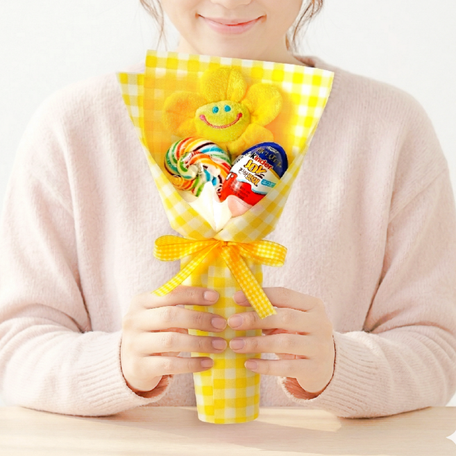 래프유 킨더조이 사탕 인형 꽃다발 1p, 노랑