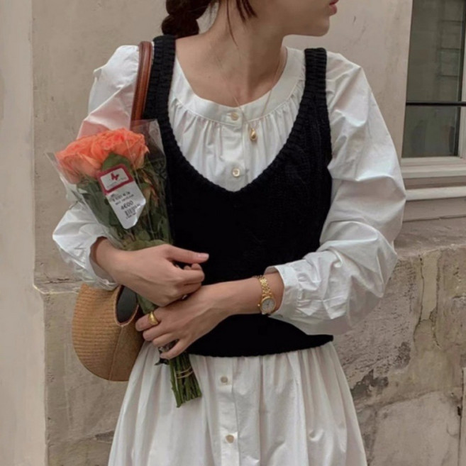 <유니크유니스> 브이넥 트위스트 패턴 숏 니트 슬리브리스