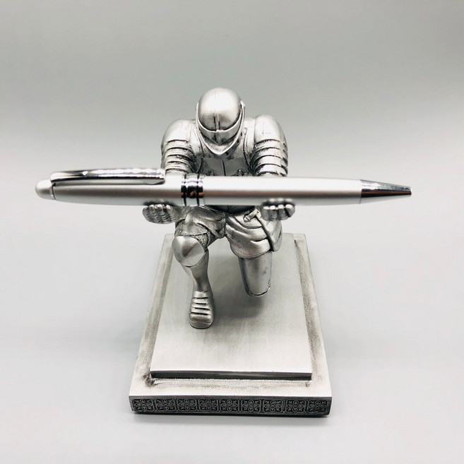 까마느 중세기사 펜홀더 거치대 펜 연필 꽂이, 은색, 1개