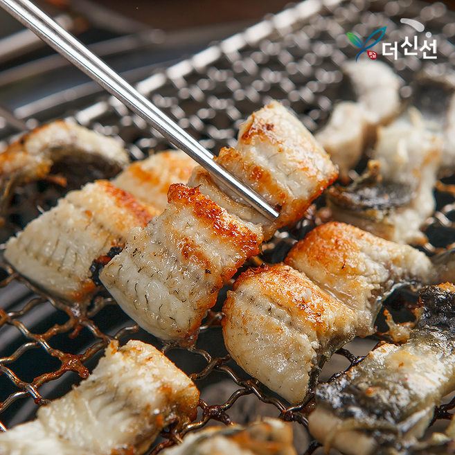 [더신선] 국내산 자포니카 민물장어 2-4미 1kg/소스 2종+초생강 증정/손질 후 700g 내외, 1개, 2-4미 1kg (손질 후 700g)
