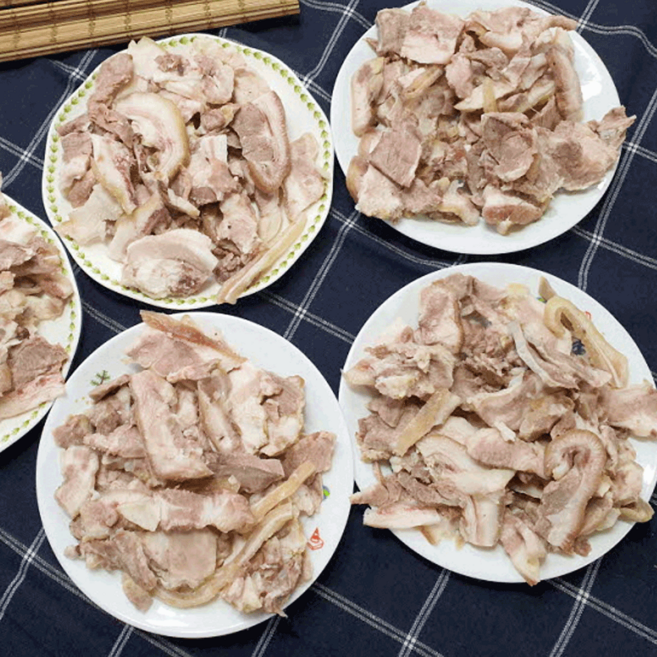 국내산 삶은 돼지머릿고기 수육 돼지머리 편육 국밥재료 순대국 대용량, 1세트, 1kg