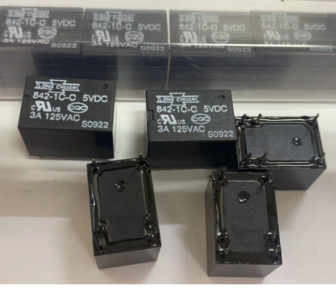 SONG CHUAN 842-1C-C 繼電器 5VDC 3A 6腳, 1個