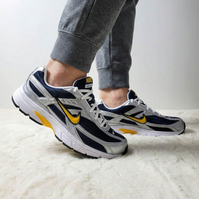 나이키 네이비 이니시에이터 발편한 남성 운동화 신발주머니증정