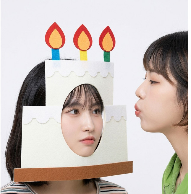 베르트폴 생일 파티 가면, 케이크