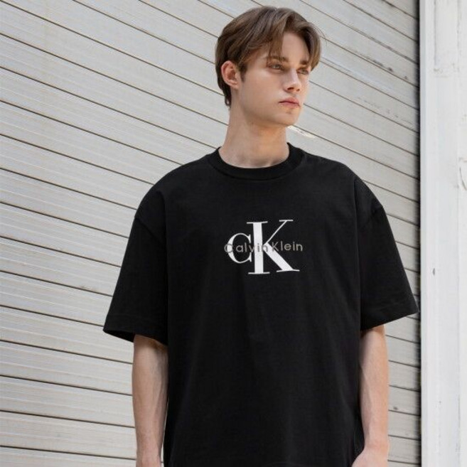 캘빈클라인 진 남성 오버핏 모노그램 로고 반팔 티셔츠 4RAB823 SYF554 RGN043