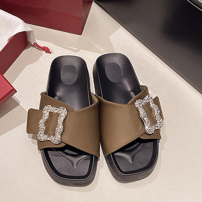 이케이 시크 샤이니 패션 큐빅 공단 슬리퍼