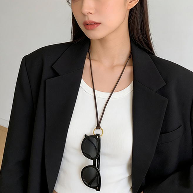 EMI 엔틱 가죽 안경 홀더 목걸이