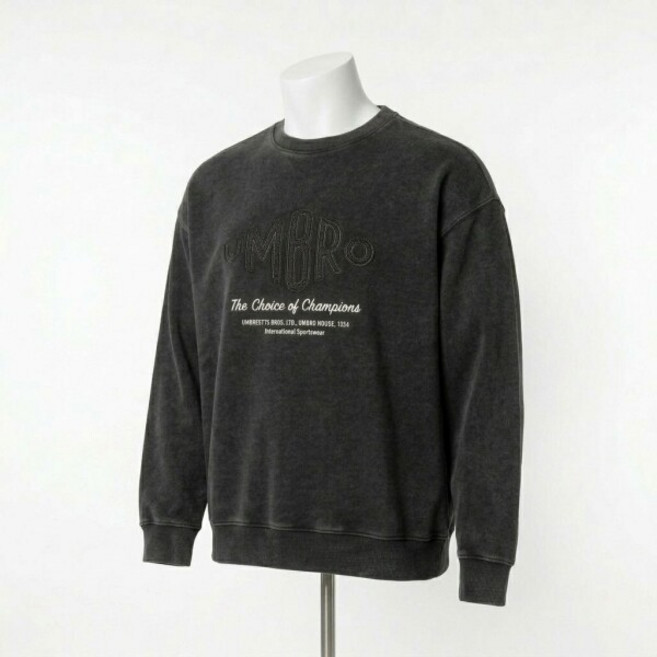 [엄브로] HBL 엄그레이 빈티지 아플리케 맨투맨 DARK CHARCOAL UR121CFS21 DCH0