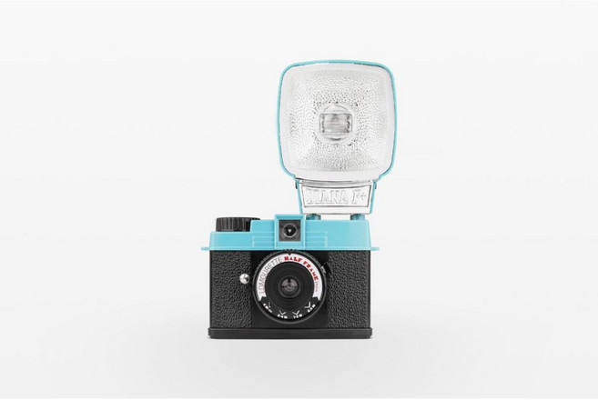 Lomography Lomourette 35mm 半格底片相機 附閃光燈 多重曝光 長曝功能, Lomourette 經典相機, 1個