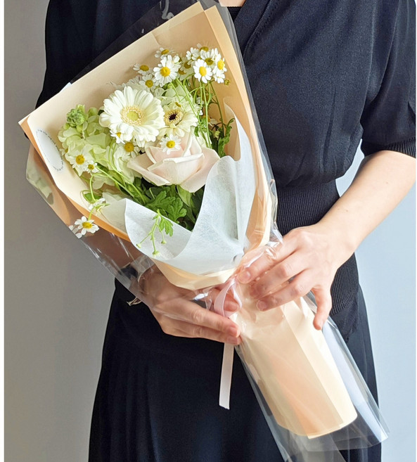 흰색 랜덤 구성 제철 꽃선물 오늘의 위로 지친 나를 위한 기프트 퓨어 화이트 계절꽃, 꽃만