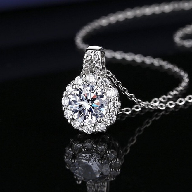 리치웨어 모이사나이트 2캐럿 목걸이 [데일리 여성용 블링 포인트]