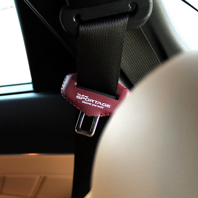 [비브랜드]와이앤유 로고 레터링 포인트 가죽 안전벨트 클립 커버 내장재 보호 액세서리 디올뉴스포티지 호환, 블랙, 1개