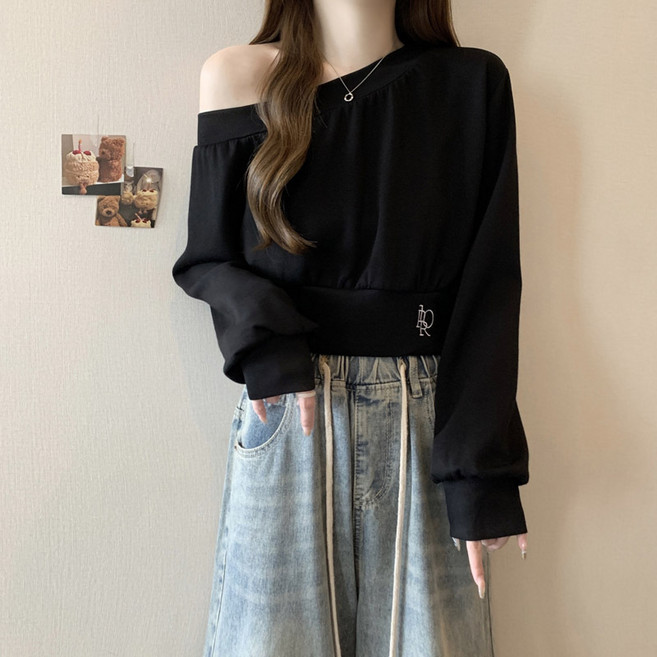 마켓피아 오프숄더 크롭 긴팔 맨투맨