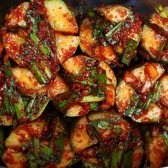 당일생산 아삭한 수제 오이소박이 김치 30년 전통, 2개, 1kg