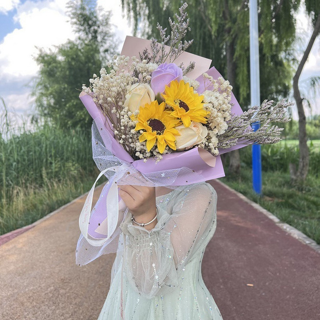 畢業小熊香皂花束, 紫白向日葵花束, 1個