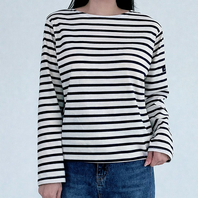 라벨 패치 스트라이프 루즈핏 긴팔 티셔츠