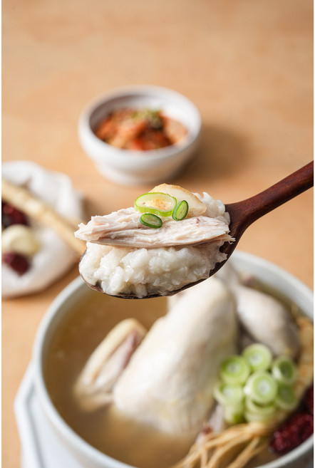 찹쌀 삼계탕 국내산 생닭 금산인삼 국산 찹쌀 닭발 육수로 우려낸 진짜 삼계탕, 1.2kg, 2개