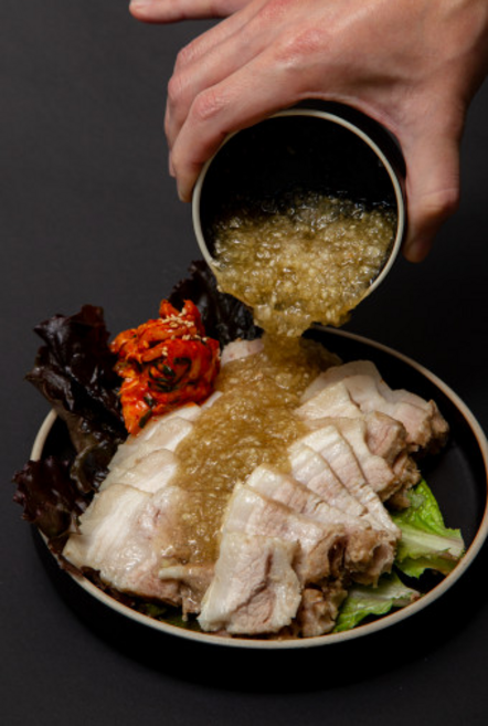 [호시절밀키트] 양산맛집 국내산 순살 매운 불족발+마늘보쌈+막국수 취향 패키지, 1세트, 250g
