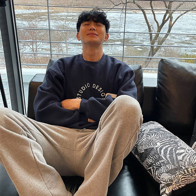 남성 빅사이즈 라운드넥 루즈핏 기모 긴팔 맨투맨 아우터 후드티