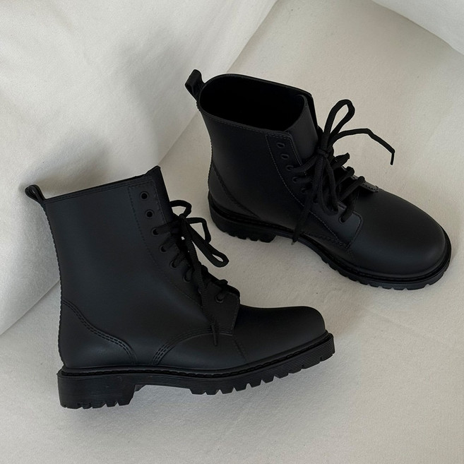 플라틴베이지 여성 레이스업 워커 레인부츠 무광 숏 장화 비오는날 장마철 코디