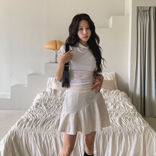 [무디에]국산 스웨이드 프릴 절개 밴딩 하이웨스트 미니스커트 치마바지 속바지내장 겨울스커트 연말룩 파티룩스커트 A라인 스커트 플레어스커트 숏치마