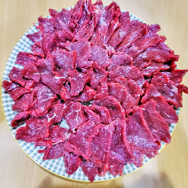 [당일도축] 한우 육사시미 뭉티기 소고기 육회 생고기 캠핑고기 600g+특제 소스, 1개, 600g