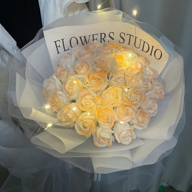 Flowers Studio 永生香皂玫瑰花束, 33朵心想事橙, 1個