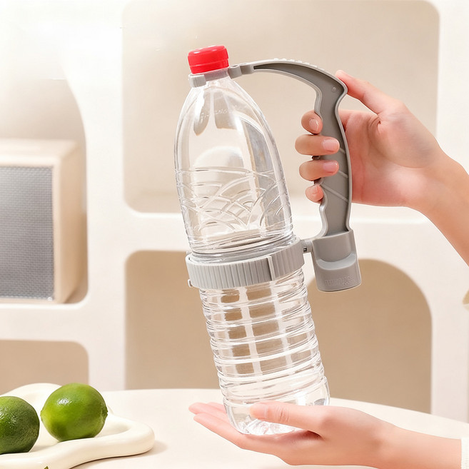 신세기무역 생수병 페트병 손잡이 음료수 물병 잡이 손잡이 물따르기 편리한 보조도구, 1개, 색상랜덤