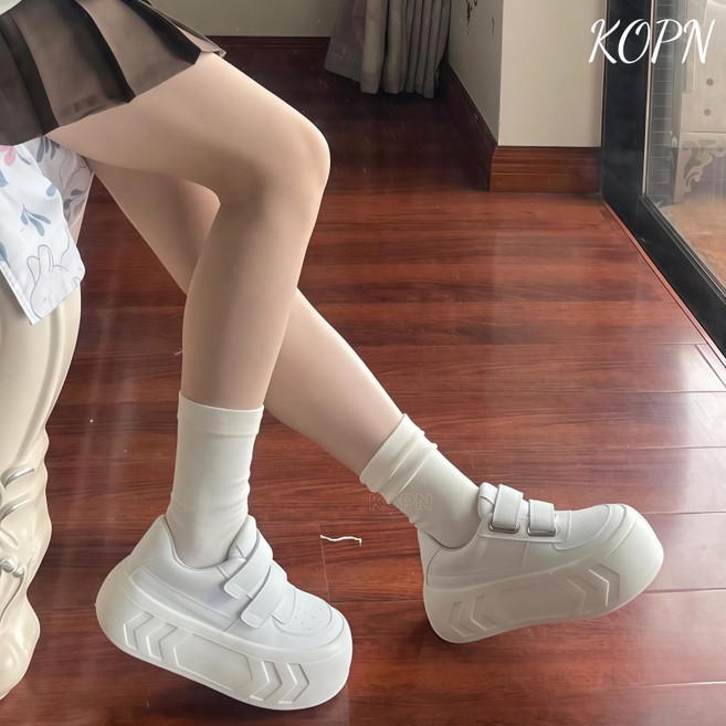 KOPN봄 가을 두꺼운 바닥 흰 신발 키 높이 마술 스티커 캐주얼 신발 자녀 둥근 머리 백합 큰 머리 신발 판화녀