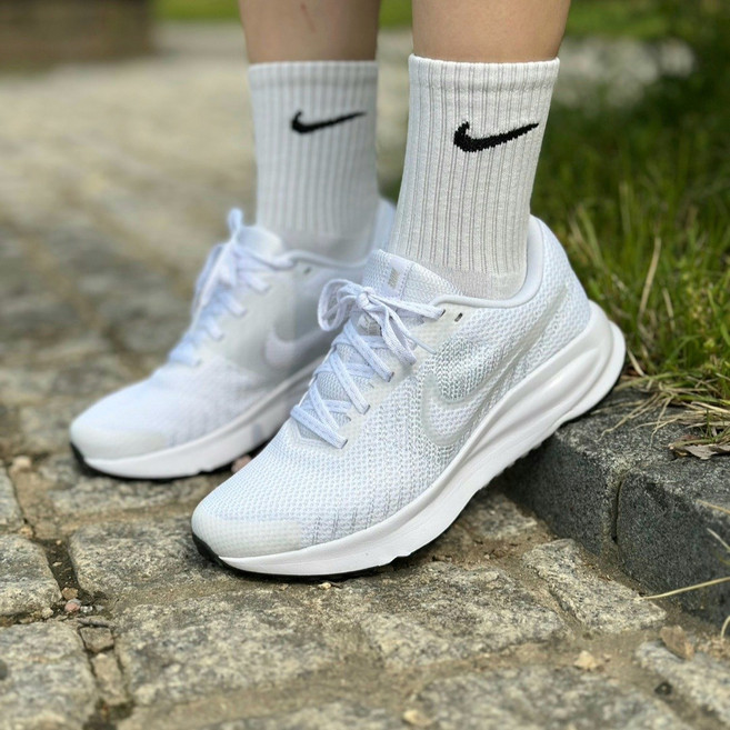 나이키 런닝화 여성 런 디파이 발편한 경량 운동화 가성비 입문용 쿠션 워킹화 올 화이트