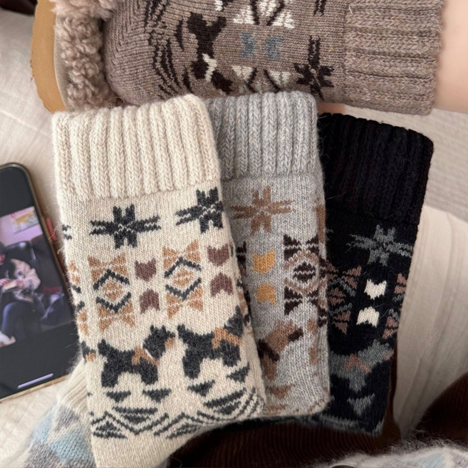 Banjiwu 중통 양말 4켤레 세트