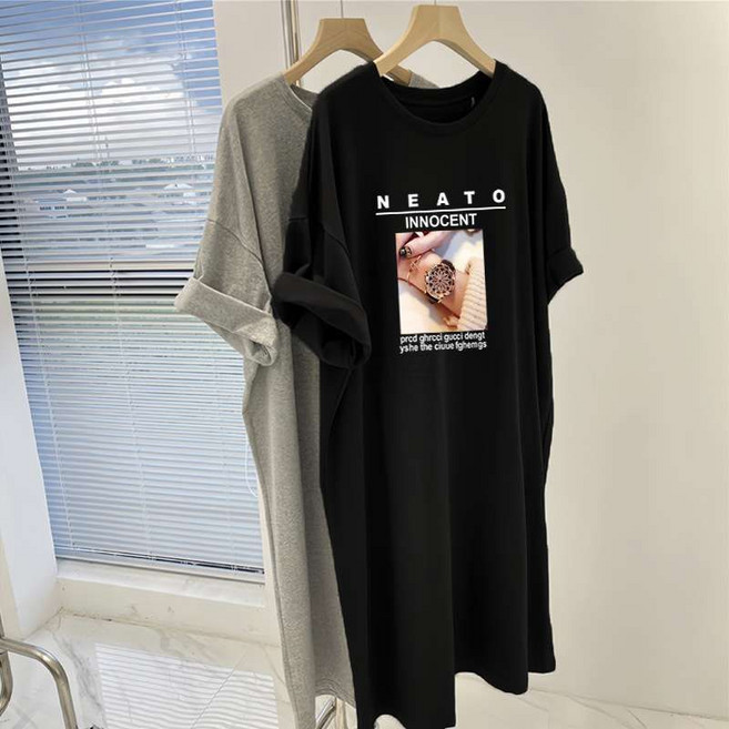 반팔 티셔츠 캐주얼 스타일 여름철 심플디자인 산뜻한