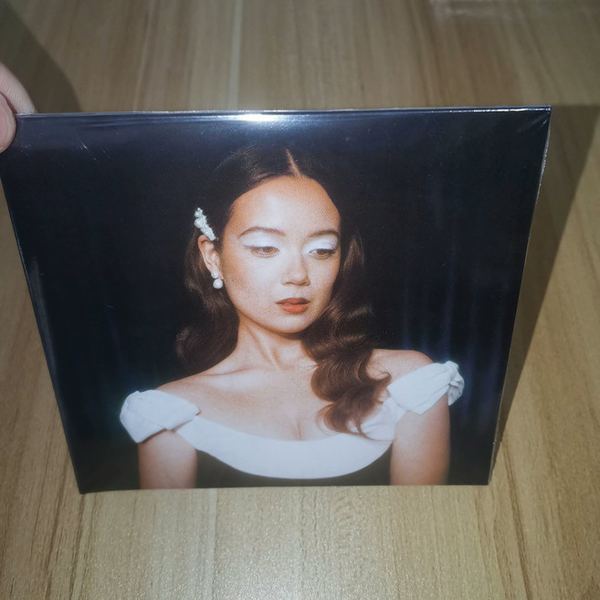 Laufey《Bewitched》全新未拆封 CD, 1個