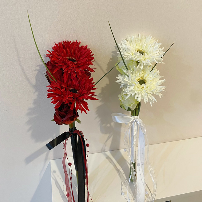 화밍 로맨틱 실거베라 부케 장미 웨딩 조화부케 발레코어 리본 셀프 촬영용, 1개, 빨간색