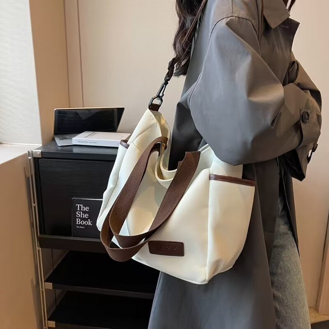 大容量帆布包 2026新款 百搭通勤 上課斜挎單肩包 休閒簡約託特包, 米白色