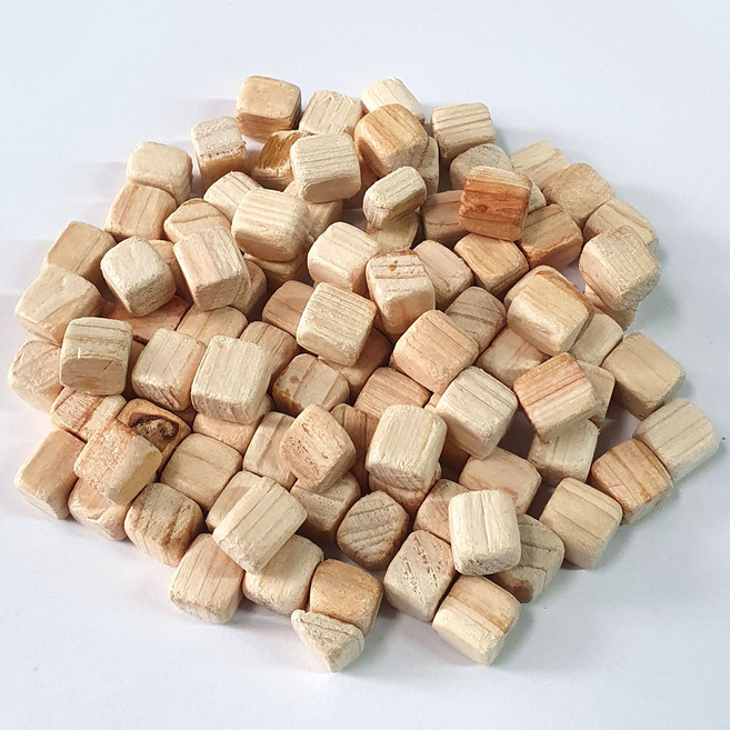 편백큐브12mm 1kg/ 편백나무칩 피톤치드 촉감놀이 나무조각 공예재료 어린이 유치원 미술준비물