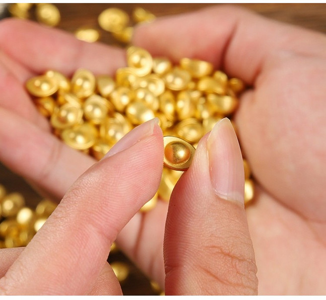 【微景小舖】微景觀 金元寶 實心仿真迷你合金 聚寶盆 招財 新年節慶擺飾, 0.9cm元寶/2個, 金色