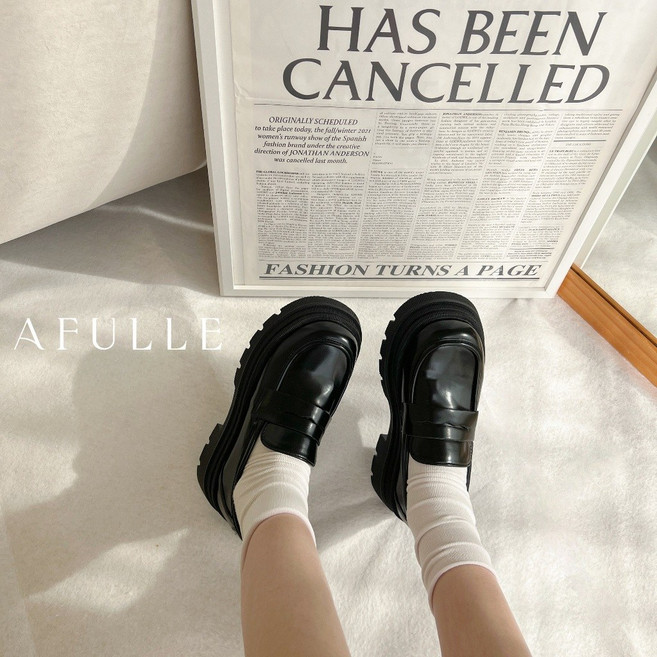 AFULLE 輕量化方頭厚底樂福鞋 女款休閒皮鞋 黑色