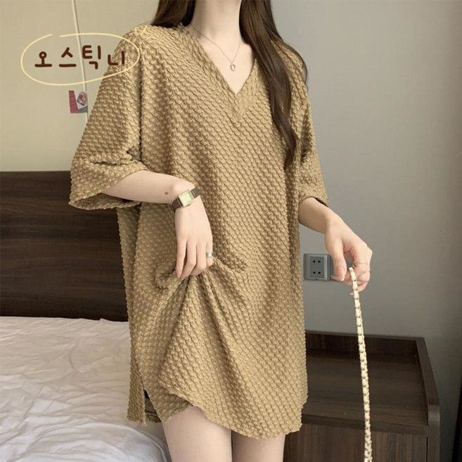 오스틱니 150kg까지 빅사이즈 여성 브이넥 반팔 티셔츠 여름 루즈핏 오버핏 날씬해보이는 심플 데일리 패션 기본티 미디티 통기성 박스티 티