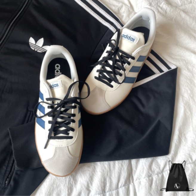 (백화점 정품) 아디다스 스니커즈 화이트 네이비 운동화 남자 여성 발편한 신발 (스포젠가방)