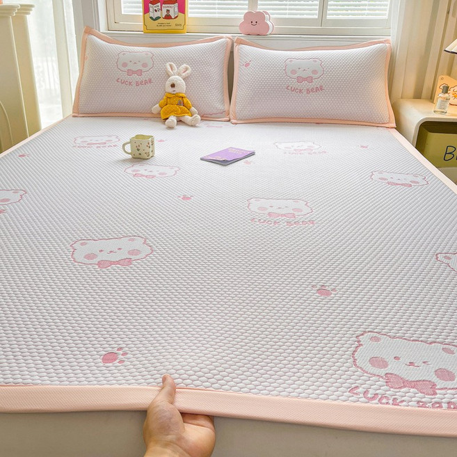 7월 여름 알몸 수면 아이스 두두 냉매트 3종 세트 침대 시트형 아이스 실크 에어컨 부드러운 매트 세탁기 사용 가능 얇은 패드, 180x200cm[단일 매트], LUCK Bear-핑크 [타일 스타일--세탁기 사용 가