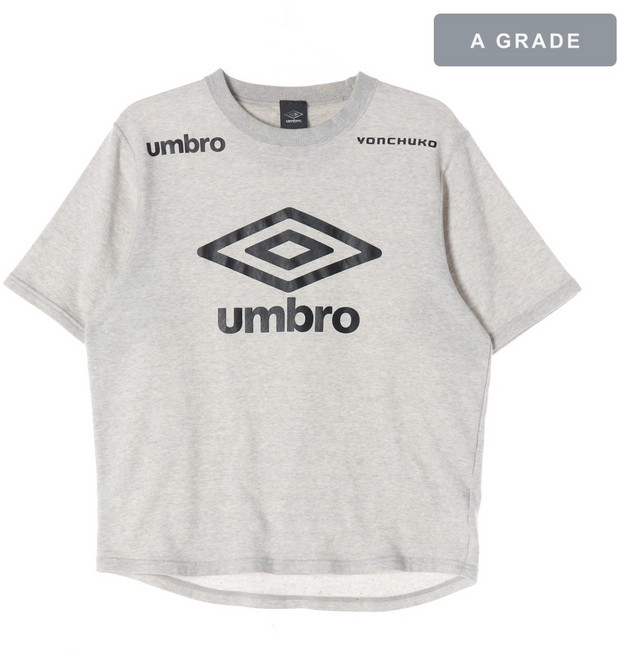 UMBRO 엄브로 YONCHUKO 로고 프린트 티셔츠 MAN-L
