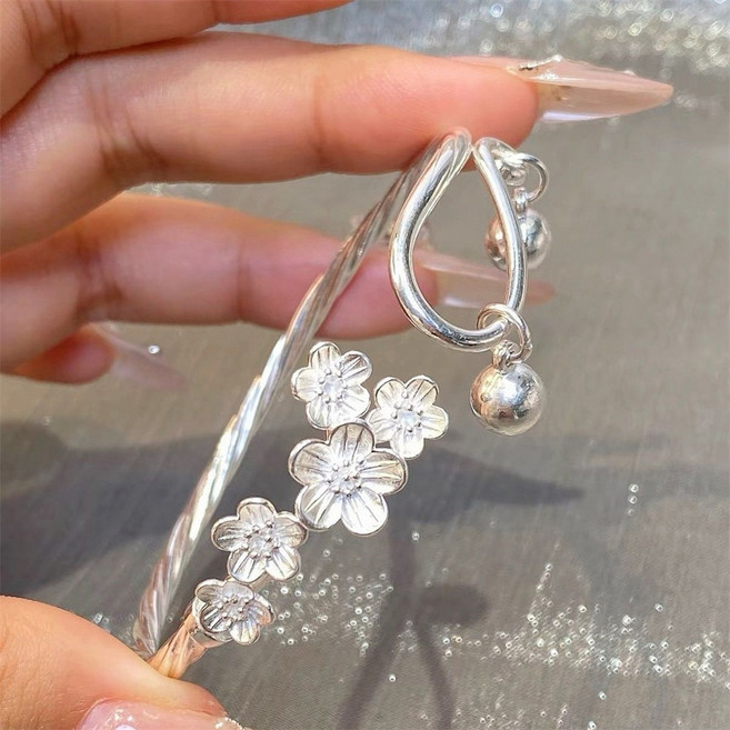 besteffie 여성 실버 팔찌 꽃 장식 고급스러운 스타일 패션 뱅글팔찌 사계절 K89