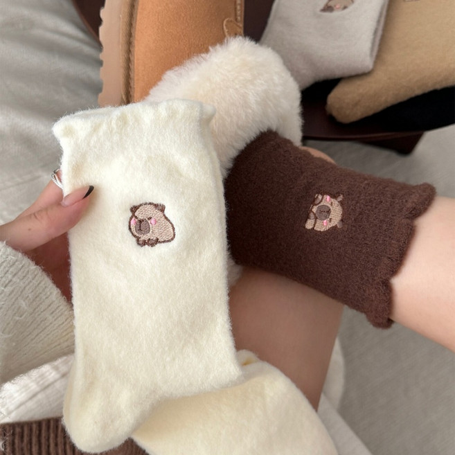 Banjiwu 여성 양말 귀여운 자수 겨울 수면 양말 임산부 무압박 양말 중목 양말 레이스 장목 양말 미끄럼 방지 무압박 수면 양말 패션 퍼 양말 3족 세트