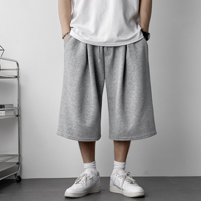 오프앤 남자 와이드 벌룬 핀턱 7부 트레이닝 스웨트 빅사이즈 버뮤다팬츠 반바지